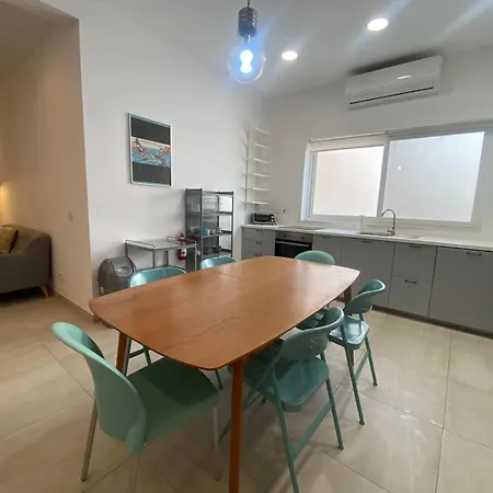 Central Sliema Apartment Apartment *