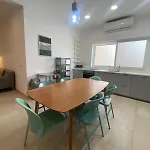 Central Sliema Apartment דירה *