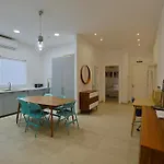 Central Sliema Apartment דירה *