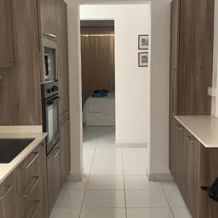Sliema Central Apartment * סליאמה