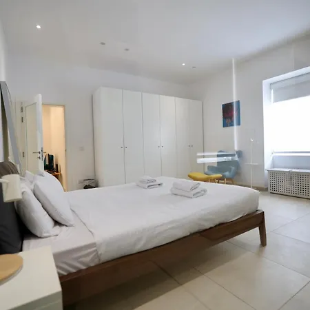 Central Sliema Apartment Апартаменты