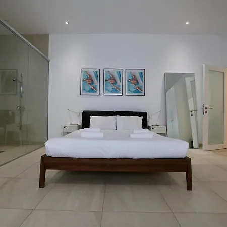 Central Sliema Apartment *