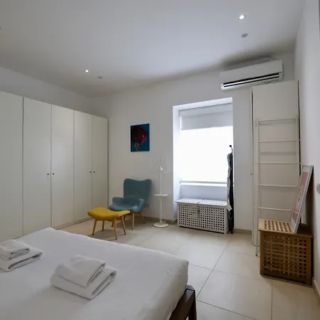 Central Sliema Apartment Апартаменты