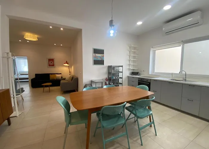 Апартаменты Central Sliema Apartment