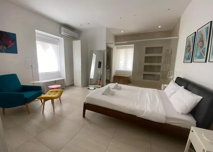 Central Sliema Apartment * Sliema