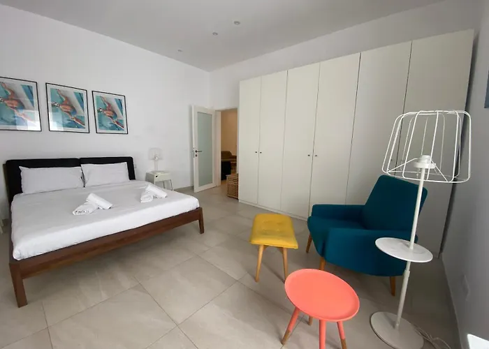 Апартаменты Central Sliema Apartment *