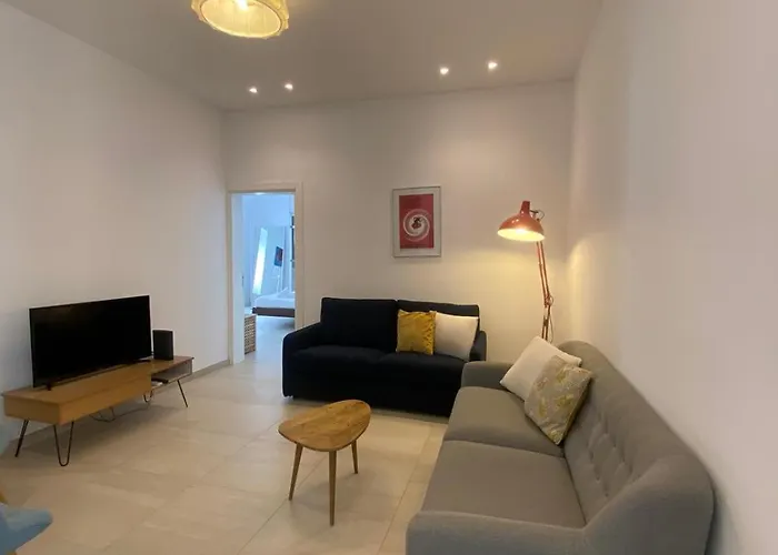 Central Sliema Apartment Апартаменты Слима