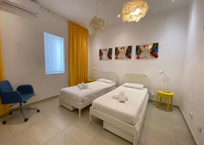 Central Sliema Apartment *