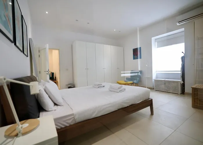 Central Sliema Apartment Апартаменты