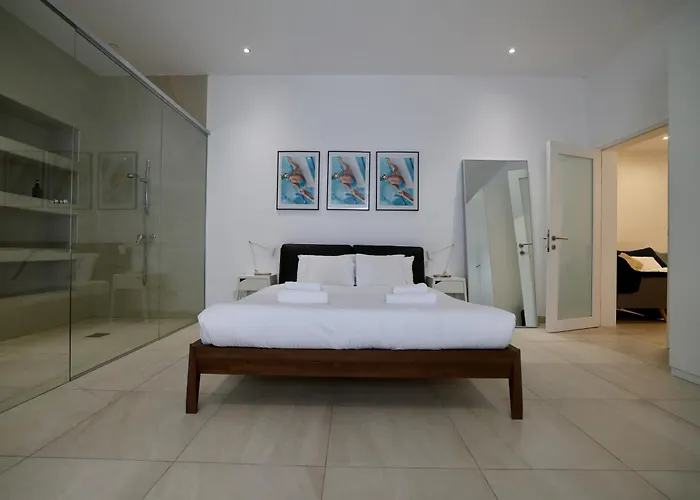 Central Sliema Apartment *