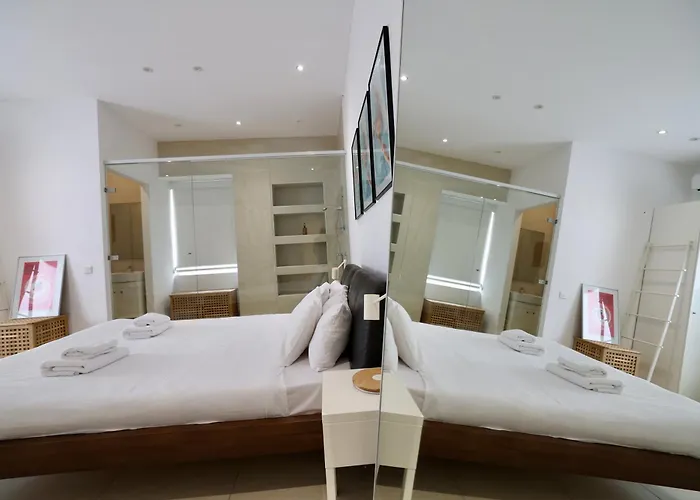 Central Sliema Apartment Апартаменты Слима