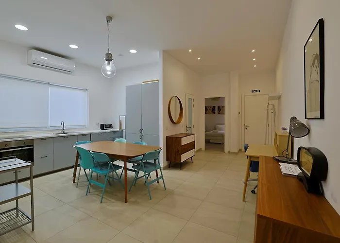 Central Sliema Apartment Апартаменты *